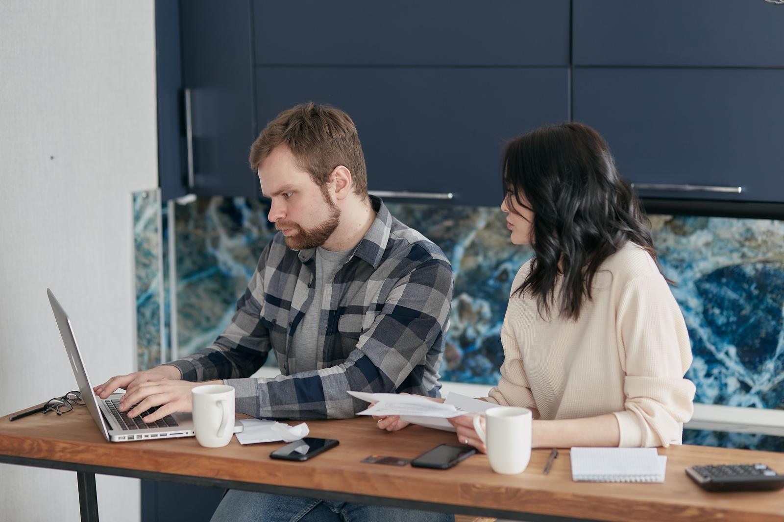 A consulting session mapping a diagnosis to a fix
